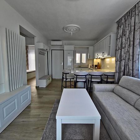 Royal Apartments - Nikiti Экстерьер фото