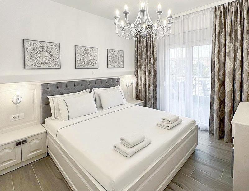 Royal Apartments - Nikiti Экстерьер фото