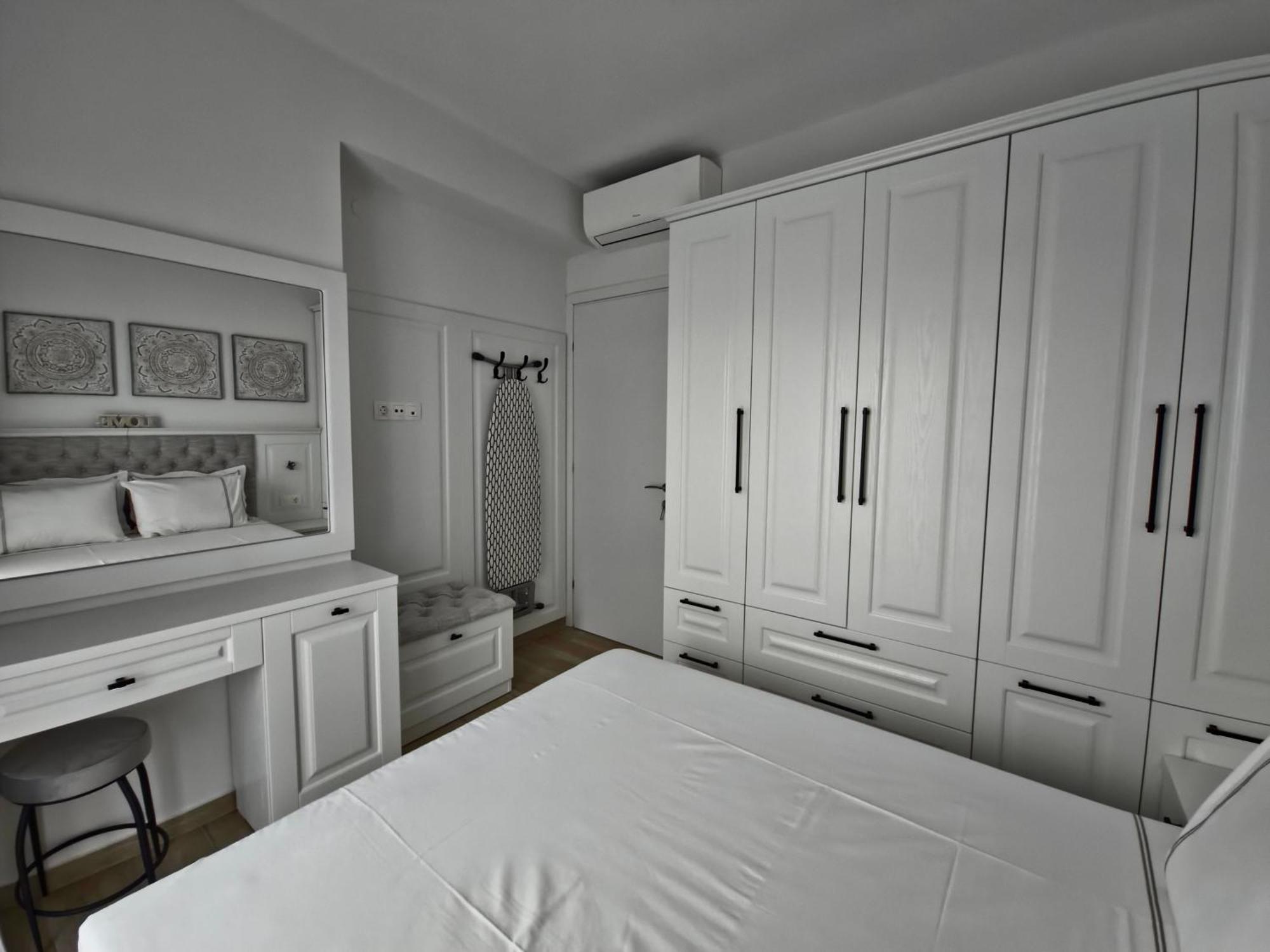 Royal Apartments - Nikiti Экстерьер фото